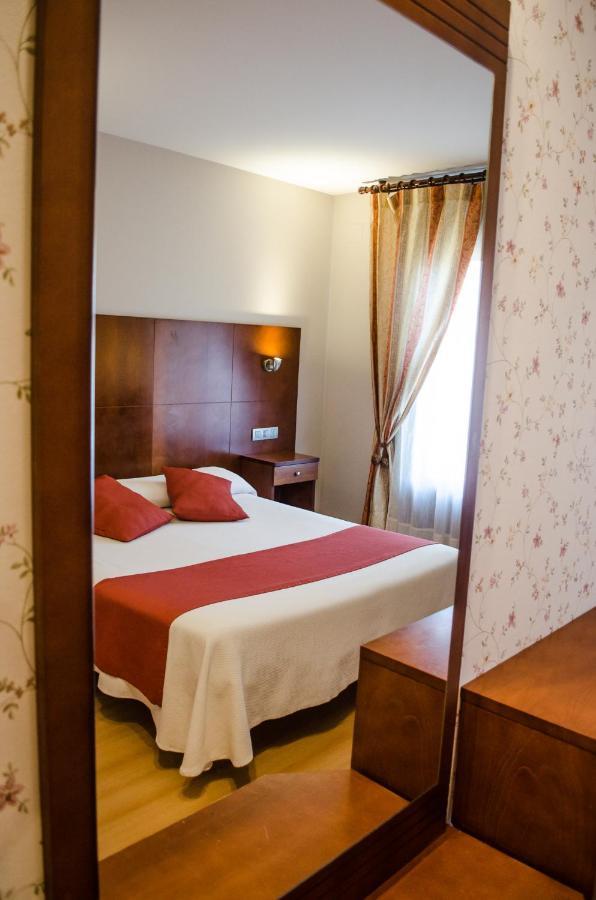 Hotel Jaques Jaca Kültér fotó